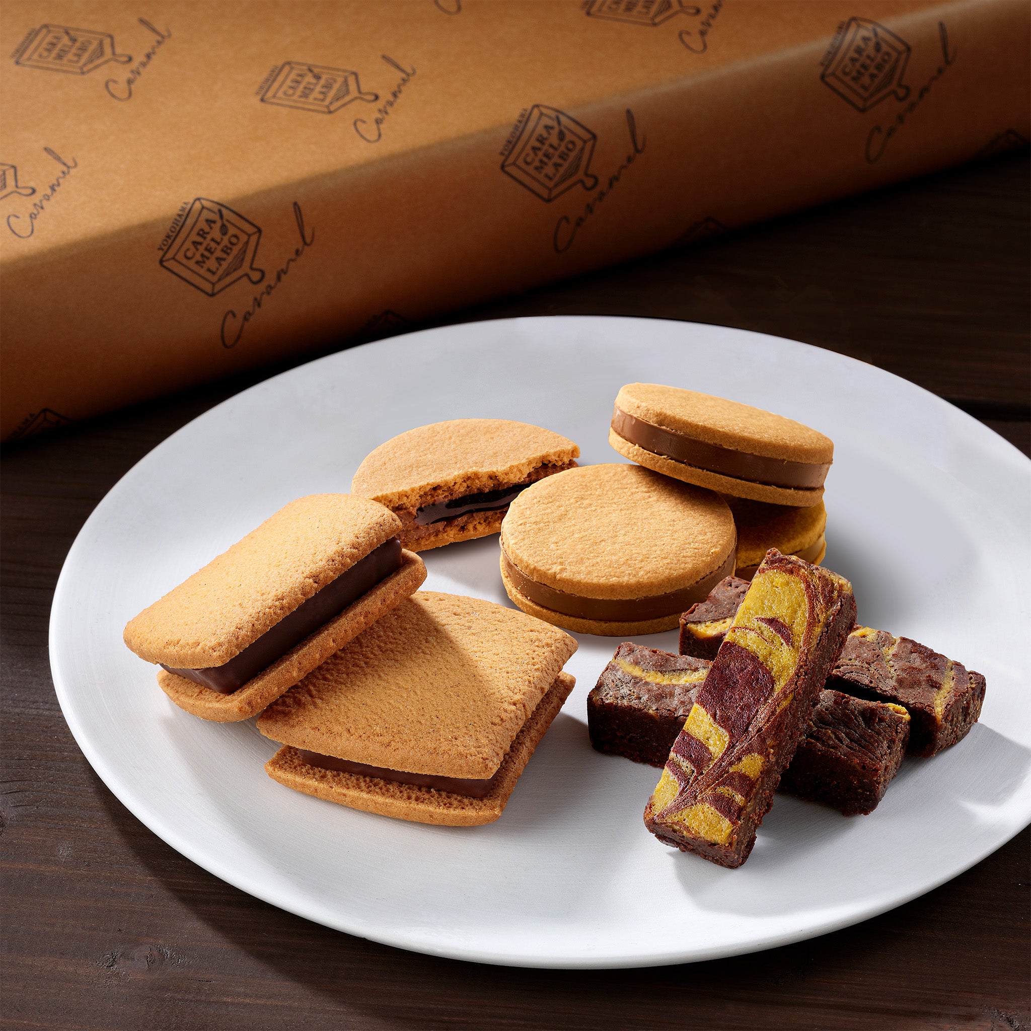 横浜キャラメルラボ アソートギフトセットに含まれる焼き菓子の詰め合わせの写真