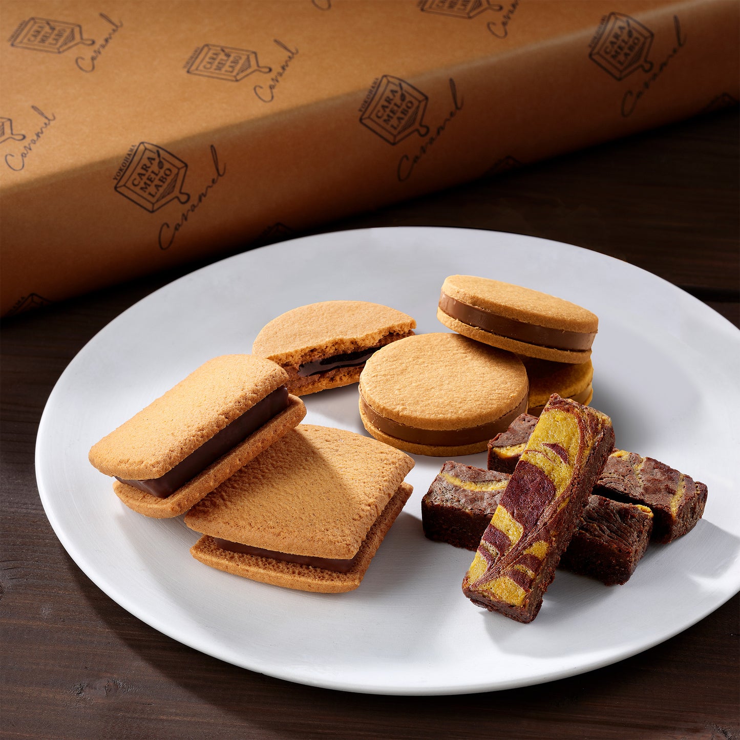 横浜キャラメルラボ アソートギフトセットに含まれる焼き菓子の詰め合わせの写真